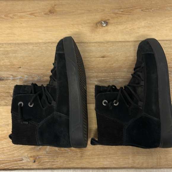 Cougar Briar Waterproof Leather Sneaker Boot in Black size 8 - Picture 12 of 12